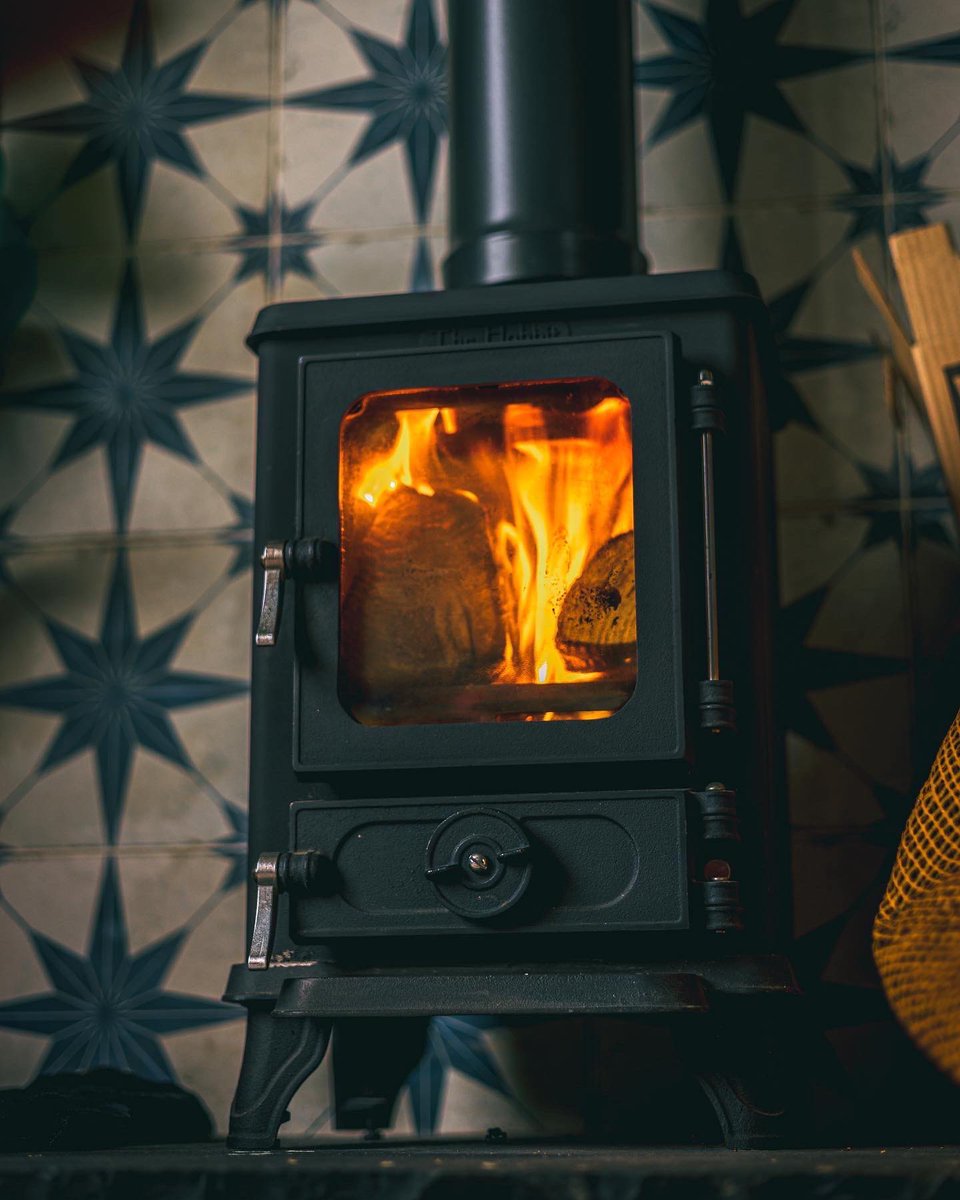 SamuelMaynard84's tweet photo. Some photos of the Log burner in the lodge I stayed in recently #photography #photooftheday #canonphotography #Canon #photographylovers https://t.co/6TnOcEeJmR