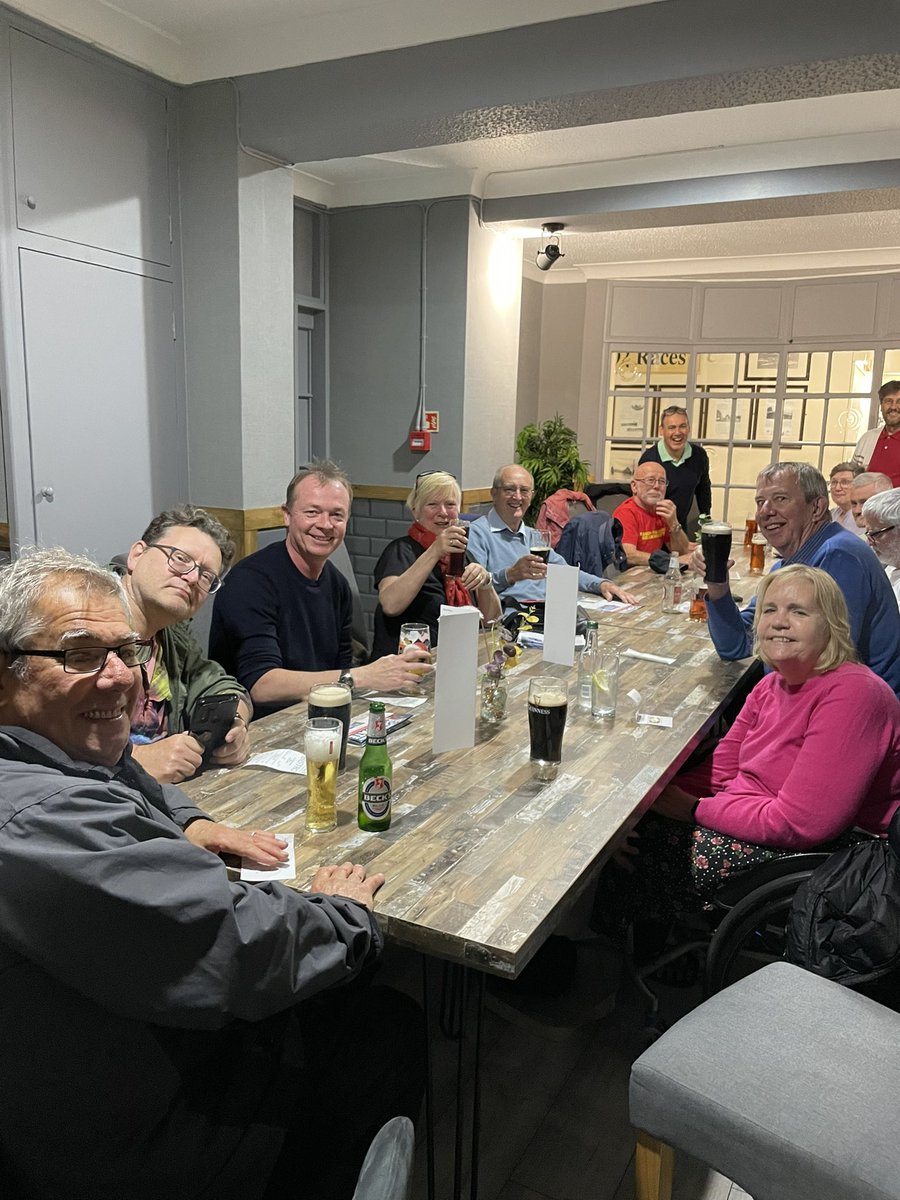 LabourBayliss's tweet photo. Lovely #politicsandapint evening in Bexhill. An informal gathering of @BexBatLabour members and supporters for political discussion without the formality of agendas and ‘points of order’! @sagepompey @Roger__McCarthy @gdelany https://t.co/0MF1fHWhII