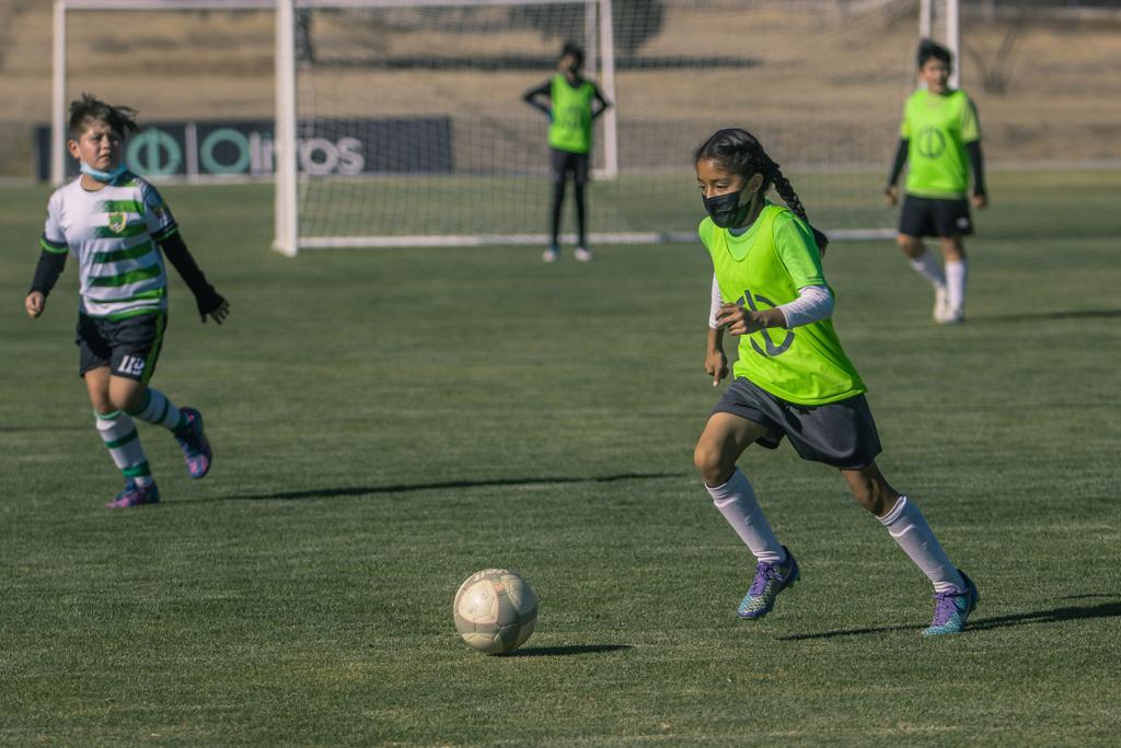 ⚽🎀|| Será el 3 de junio cuando se abra el campo de pruebas para niñas a partir de los 10 años de edad para formar parte de la nueva etapa de 'Los Olivos' de fútbol en la rama femenil.
