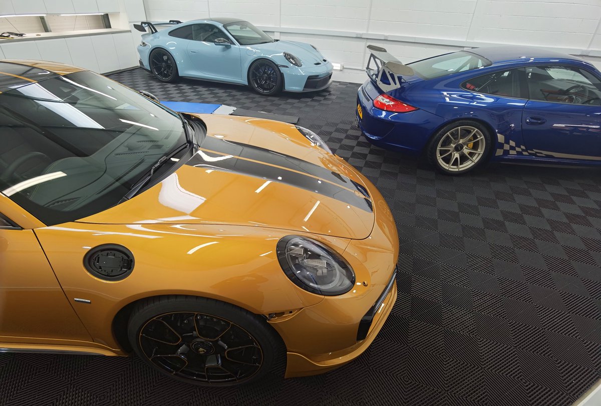 BluKoo's tweet photo. @xrpmeplz @BONTESA_ Good eye. Can't remember the colour however. The 3rd and final isn't the average 911 either. https://t.co/CW0TaFHU04