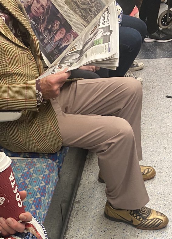 Matching blazer &amp; Total 90’s =
10/10 on the drip meter 😎