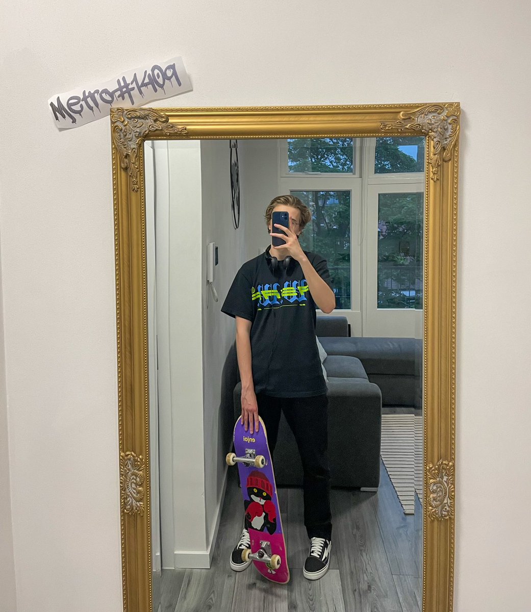 claibornekickk's tweet photo. @LonelyPopNFT had to jump in the fashion show with my outfits 😂😂

#LonelyPopFashion https://t.co/769mUUOHie