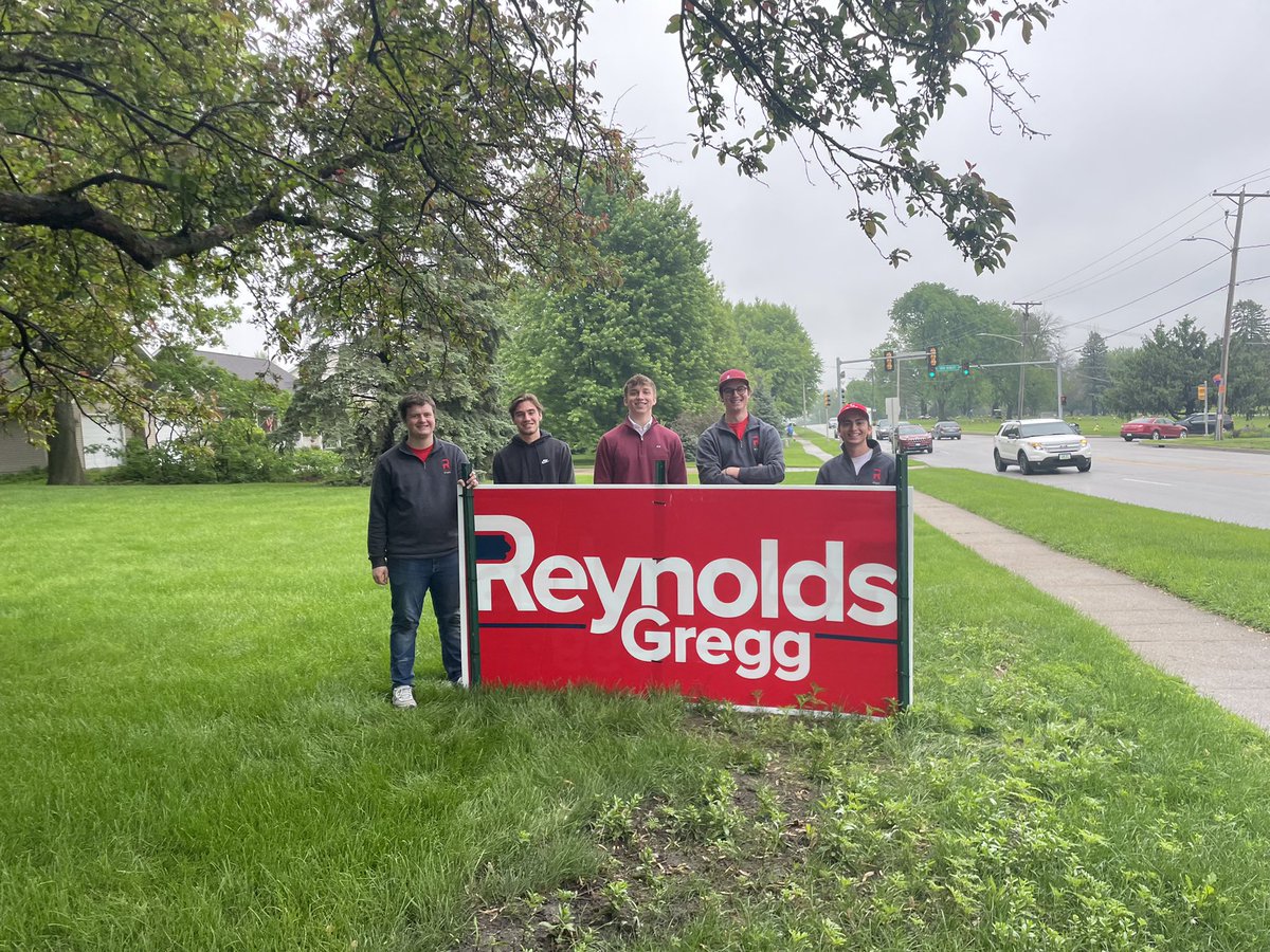 ReynoldsForIA's tweet photo. This is your SIGN to request a Reynolds barn sign at https://t.co/cny7yiC5q6 🇺🇸 https://t.co/SNu7VdWvFp