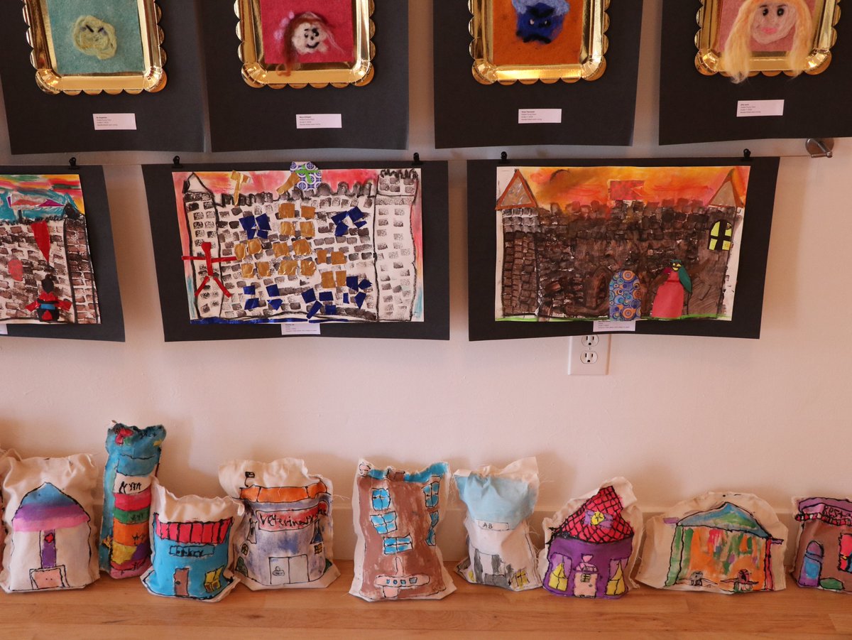 CDSSF's tweet photo. Here are some of the highlights from our first-ever Lower School Art Show, which features at least one work of art from every student between first and fourth grades: https://t.co/btNlwZy5nT