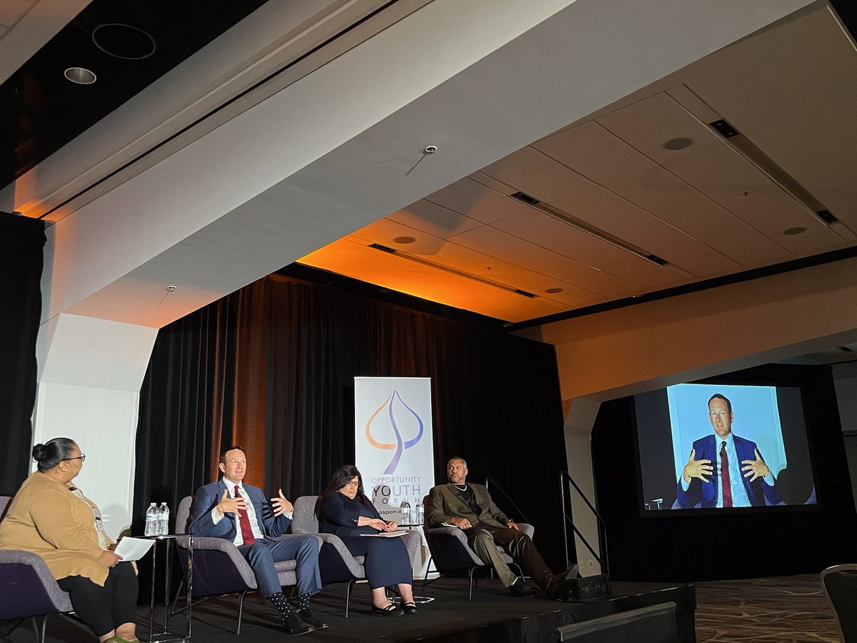 CalVolunteers's tweet image. 🗣 Huge thanks to @AspenFCS for hosting the Opportunity Youth Forum in @sfgov! 

@JoshFryday &amp;amp; the other panelists had a powerful discussion on improving outcomes in education, employment, &amp;amp; justice reform for #OpportunityYouth statewide. 🔥#AdvancingPathways
