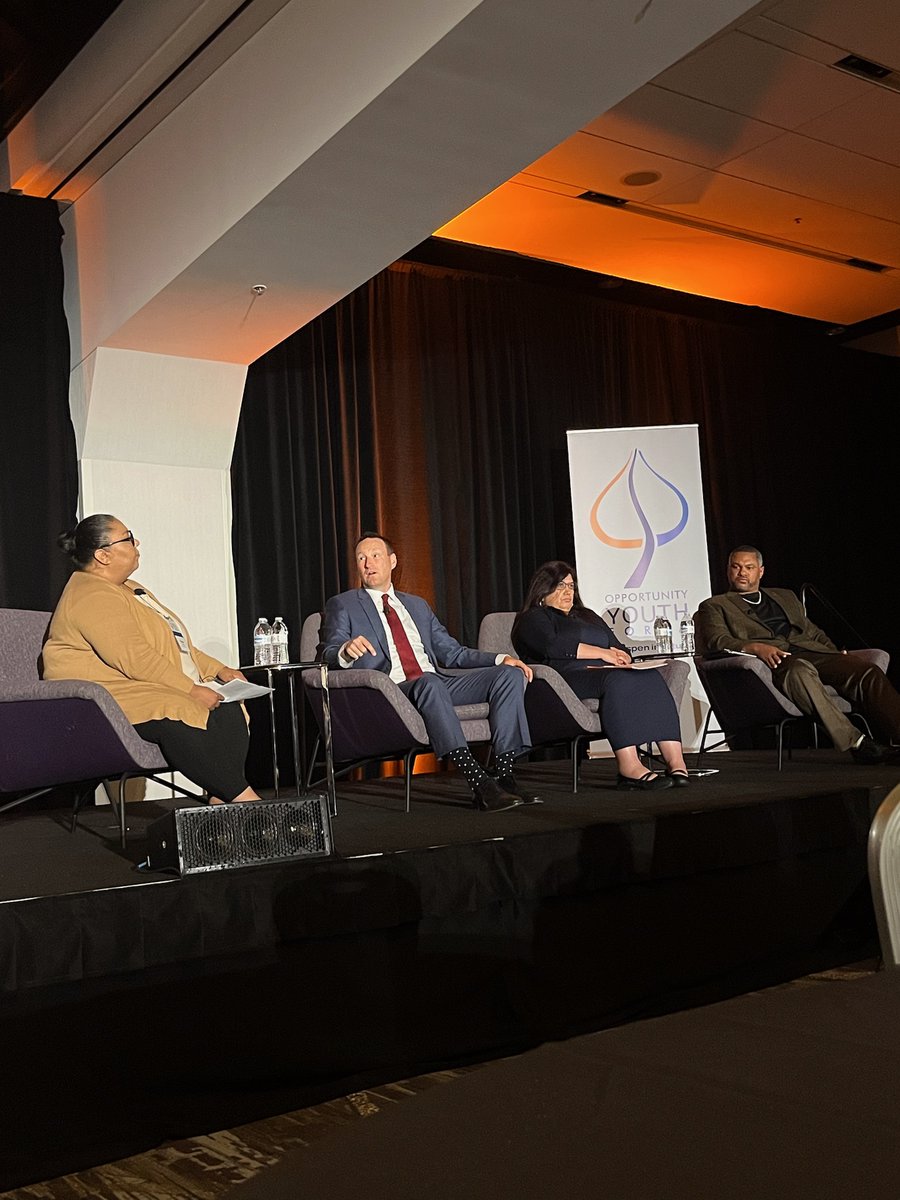 CalVolunteers's tweet image. 🗣 Huge thanks to @AspenFCS for hosting the Opportunity Youth Forum in @sfgov! 

@JoshFryday &amp;amp; the other panelists had a powerful discussion on improving outcomes in education, employment, &amp;amp; justice reform for #OpportunityYouth statewide. 🔥#AdvancingPathways