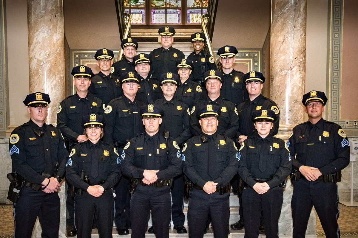 DMPolice's tweet photo. “A leader is one who knows the way, goes the way, and shows the way.” -John Maxwell
6 Sergeants
5 Lieutenants
4 Captains
3 Majors
Historic day at the DMPD as 18 promotions set the course for the future.
#policeleadership #leadership #dmpdalwaysserving https://t.co/QHTGsa0tHD