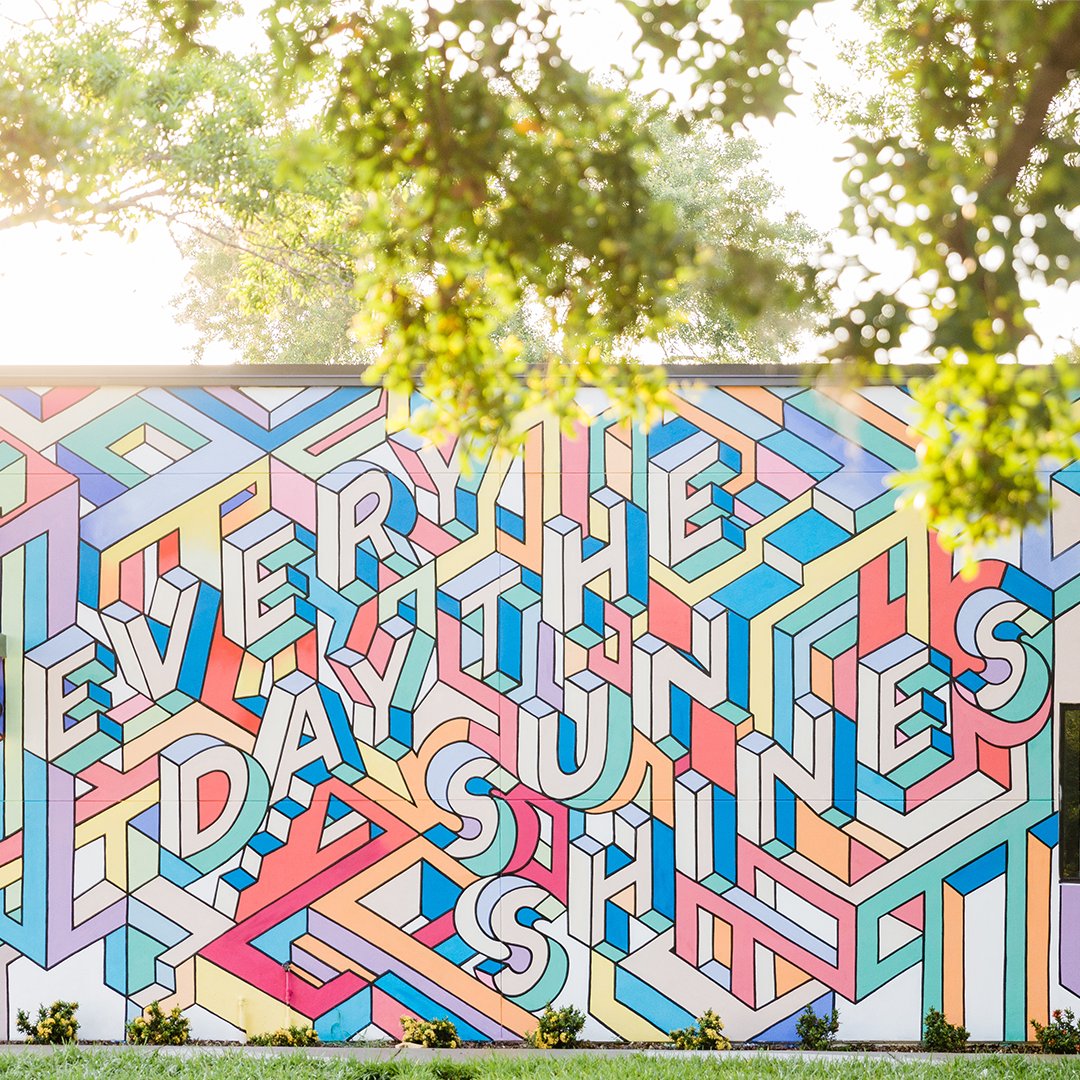 CM_StPete's tweet photo. Bagels &amp; Waffles, Cold Brew &amp; Hot Tea 🥯🧇🦩☕️
.
Our besties are coming through for the re-launch and we couldn't be more excited to offer bagels from Pete's General + @popgoesthewaff + @drinkmadecoffee and @tebellateaco ~ we might run out, so get there early to snag a snack! https://t.co/GSMe9PAH9X
