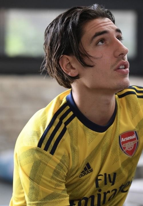 Héctor Bellerín on Twitter  Hector bellerin, Mens facial hair styles,  Hector