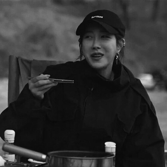 http_frixnq_68's tweet photo. 보고싶어요 ..ㅠㅜ @/e.jiah 🖤 https://t.co/boSodhlm4c