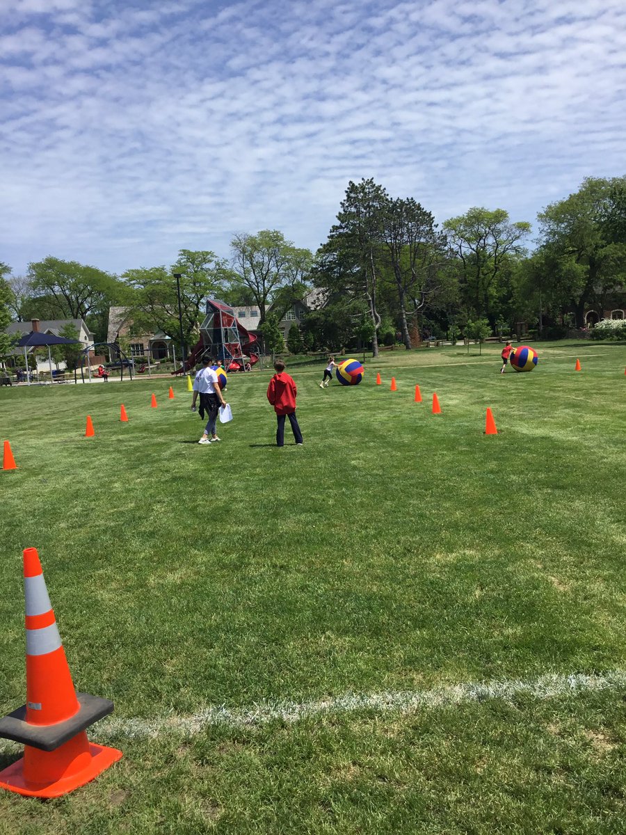 ZacharyBeyer3's tweet photo. Field day was a blast this year! Just some of the many pictures! @Mata64Pe @KerrySantefort #d64smiles #d64pe https://t.co/B2qopX85T4