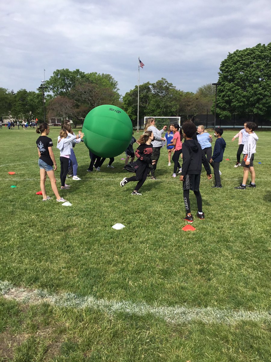 ZacharyBeyer3's tweet photo. Field day was a blast this year! Just some of the many pictures! @Mata64Pe @KerrySantefort #d64smiles #d64pe https://t.co/B2qopX85T4