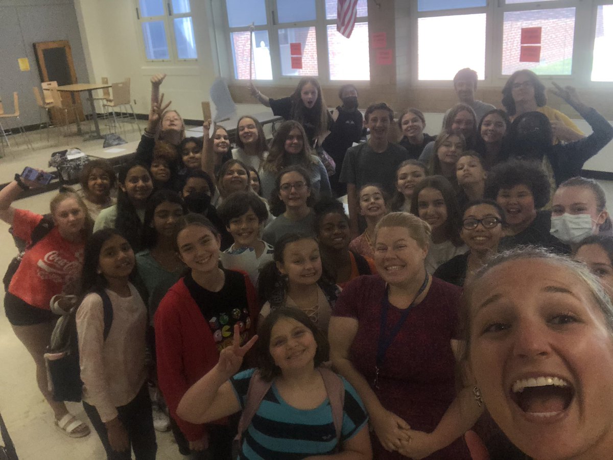 FTSD_msroche's tweet photo. Could not be prouder of No Place for Hate and Junior Honor Society for our very first Mental Health Hangout! The maturity, honesty, and respect in each conversation was inspiring. https://t.co/PoywFG9e0y