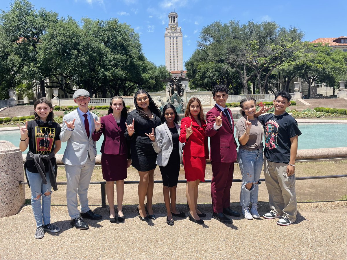 tm_speechdebate's tweet photo. Last day at UT! #tmspeechdebate #tulosomidway #awardstocome https://t.co/25l25r95hG