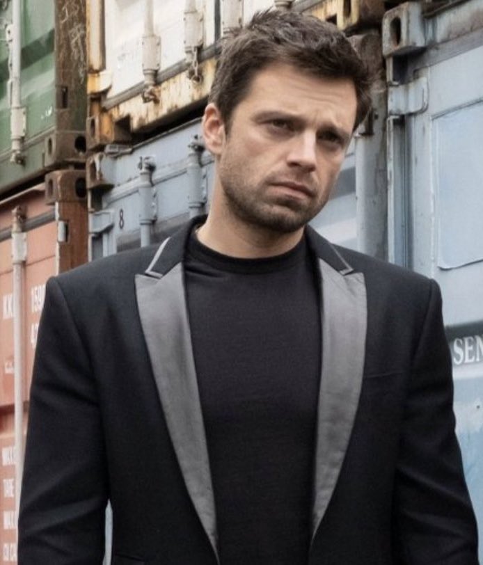 Sebastian always looks so damn gorgeous, but the baby blue is still my favourite. Even though I am partial to him in all black 😍😍😍😍

But I REALLY love the smart/ casual of a suit with a t-shirt look for Sebastian 😍😍

#SebastianStan