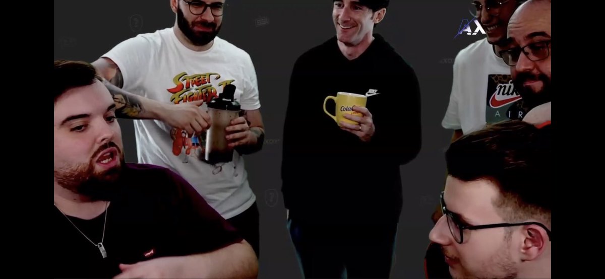 LVailloE's tweet photo. ¿Luzu o Messi? 
@LuzuGames @LuzuVlogs @IbaiLlanos @aXoZerr @Barbesito @polispol @oli https://t.co/SgWyQlDqdv