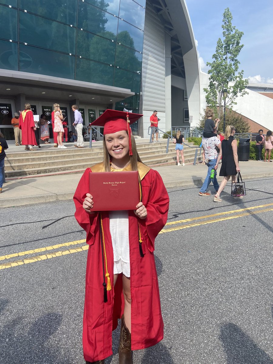 harkey_cameron's tweet photo. Blessed to graduate from one of the best high schools in Georgia! Can’t wait to get the next chapter started As a Golden Tiger @BUGoldenTigers playing with my new team @BrenauSoftball ! #goals https://t.co/dKiHnxnh0T