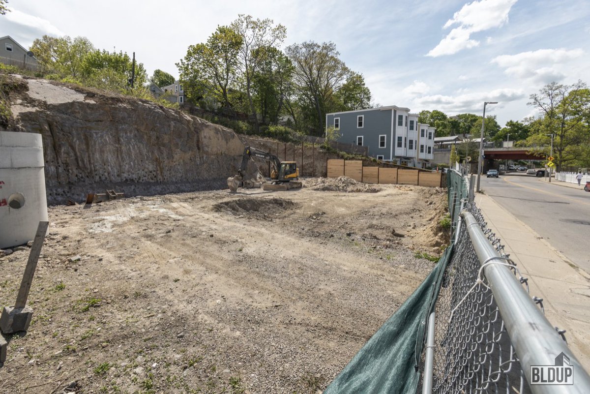 BLDUP's tweet image. The site is cleared for a 5-story residential building on Geneva St in Dorchester. Learn more about the development here. 

bit.ly/3MO3Oka

#bldup #Dorchester #DorchesterDevelopment #DorchesterHousing #construction #BTCompanies #AmyBloomArchitecture @davissquarearch