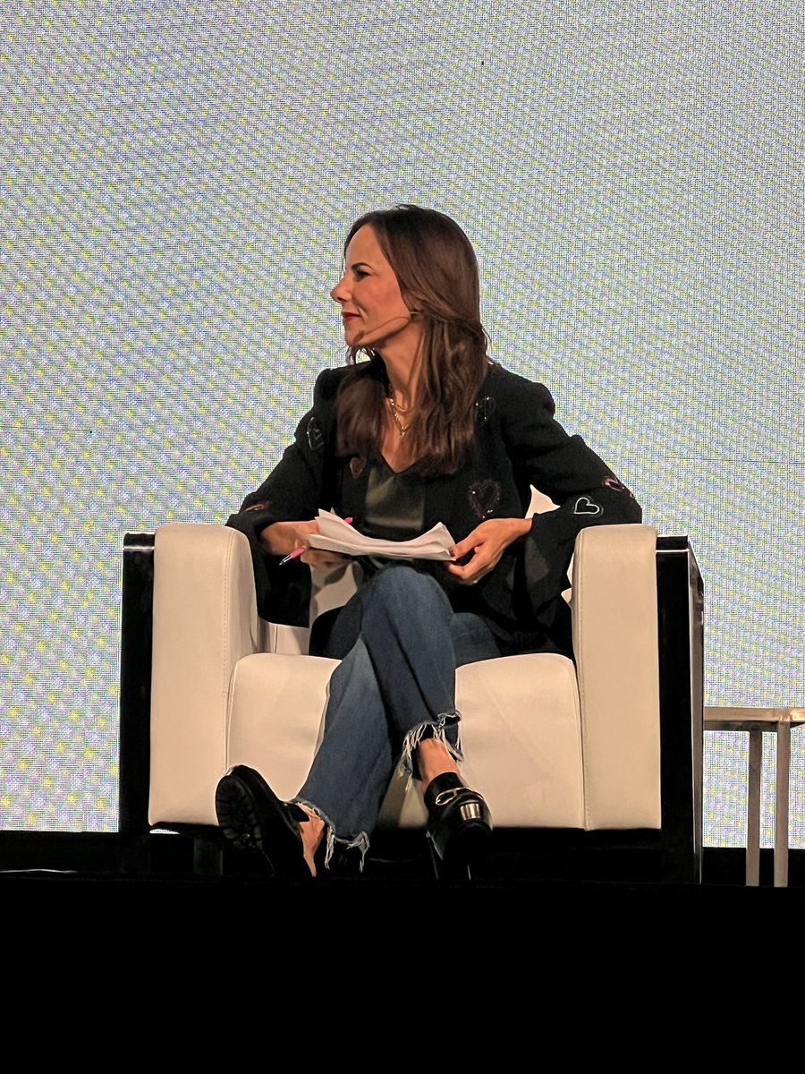 Definitely prepping my future panelists like <a href="/jennylefcourt/">Jenny Lefcourt</a> with the instruction “don’t be boring” 😂 Its totally working so far <a href="/AllRaise/">All Raise</a>. #AllRaiseVCSummit