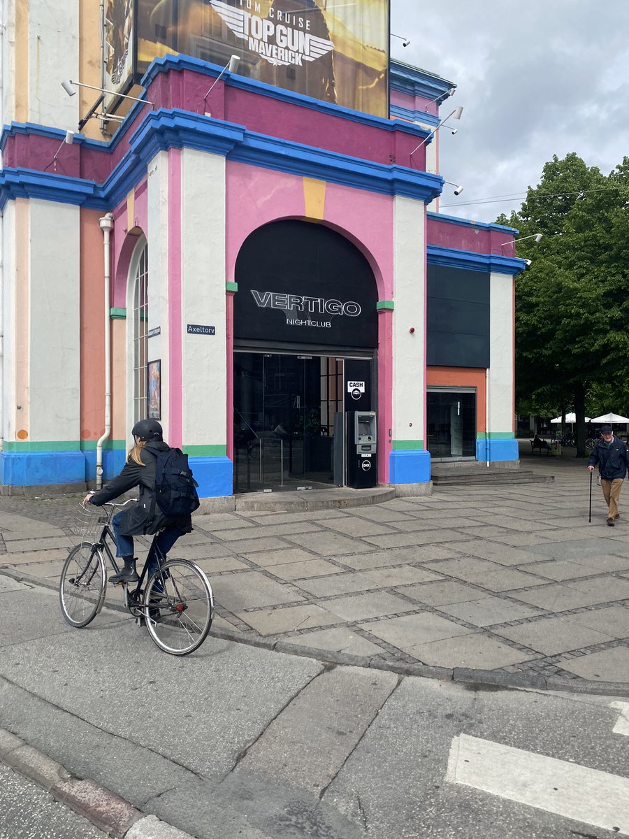 MLinnemand7's tweet photo. Rammer 5 private danse, kald det et ace? #vertigomap ? #erdetennatklubnu? https://t.co/cnfTvoip1A