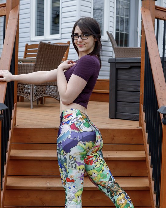 Do you like my leggings? ⚔️💚 https://t.co/nVwMqqYdkj