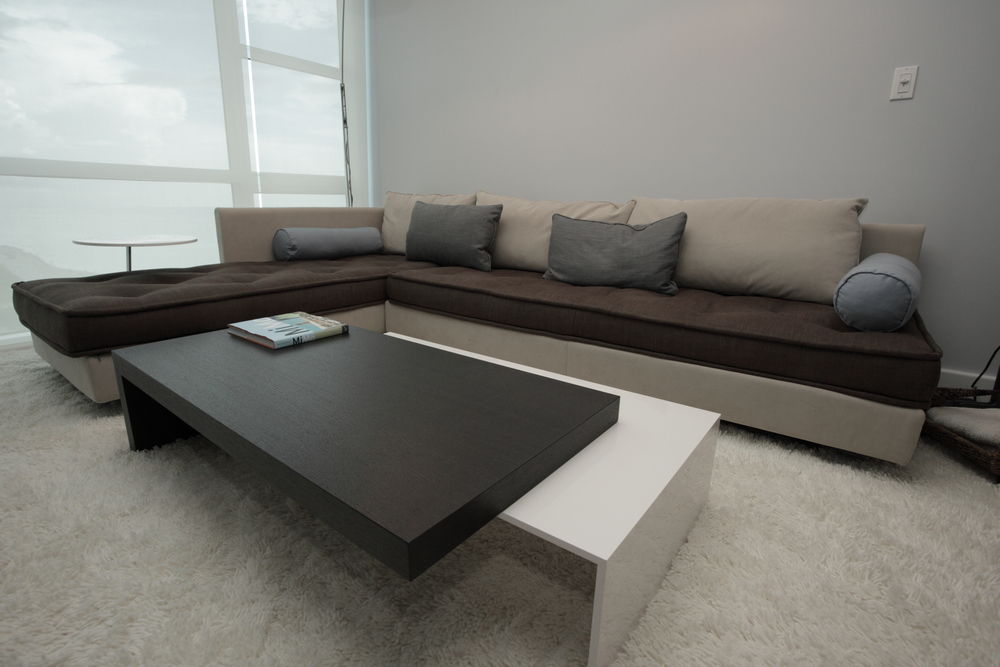StCollegeLiving's tweet photo. This modern table might not be for everyone, but it would definitely be a conversation starter, and it fits perfectly in a modern living room like... https://t.co/Unte0Rvgal https://t.co/yAWJSaIQxF