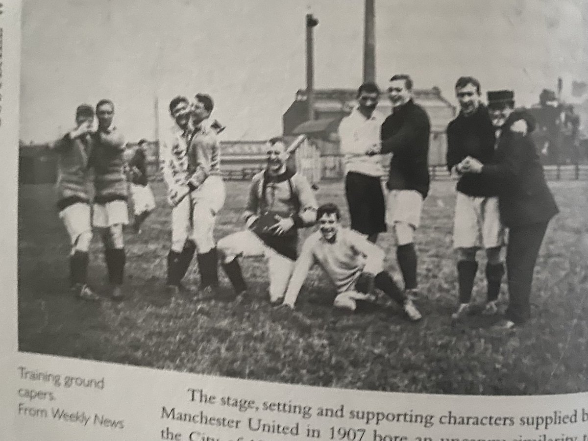 bertmedia99's tweet photo. #billymeredith & other assorted ex blues during their days with the 2nd team #manchester - might be miles off, but, pretty sure Walasote Rd/Winngton Ave & thats Winnington ICI behind ?!? Pre season training? @ikeysly @joefish_ @Andyabccoaching #MCFC #Mufc https://t.co/cNYdAjpy9j