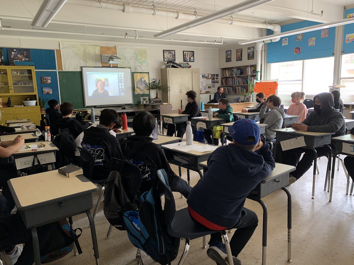 VSB39's tweet photo. “For those of you who know your mother language, please don’t let it go. It’s your identity, it’s who you are.” @SenJaffer @SenateCA #sengage https://t.co/B4L0iwhc5j