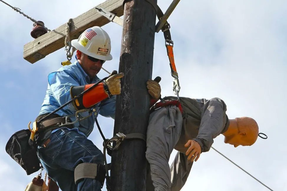 bevins_co's tweet photo. repost: @tinytradesmenbooks Heading’ to the PG&amp;E/IBEW West Coast Lineman’s Rodeo in Livermore, CA this weekend!! #linemanrodeo #ibew #ibew1245 #pge #lineman #linemen #linemanpride #linework #linewives #linewifelife #journeymanlineman #journeymantrade #tradesmen #tradesmen https://t.co/mZ6lqHAaKq