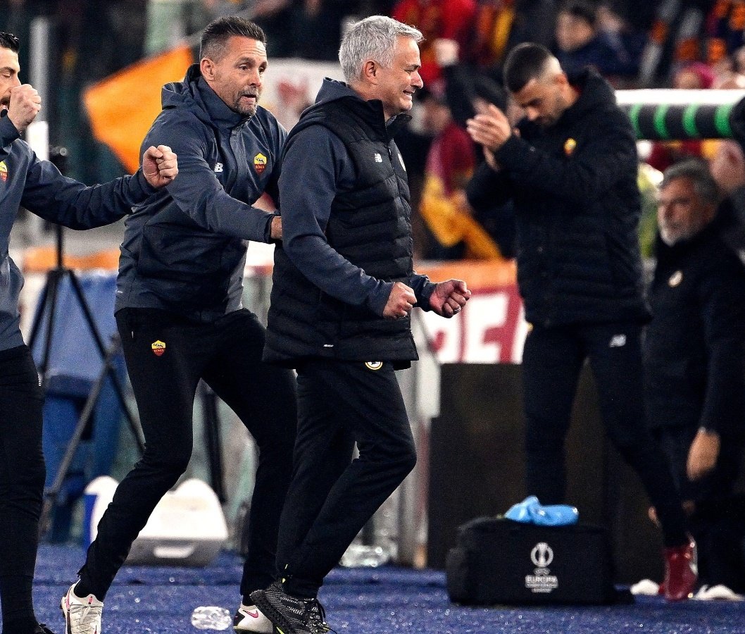 Stancunian's tweet photo. #MourinhoMasterclass 1-0 FT.
Another CL for Jose 💥💉 https://t.co/y08OSjg0BX