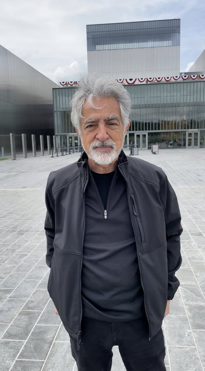JoeMantegna's tweet photo. Visiting the National museum of the US Army is the perfect way to honor Memorial Day. Join my Sunday @MemorialDayPBS for the National Memorial Day Concert. @PBS https://t.co/7uDg2MPbmu