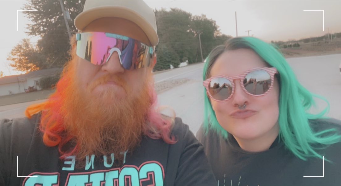 Darkraizard's tweet photo. Got to hang out with the legend @JugsOmega yesterday. She attempted the signature dark frown. A+ for effort. 11/10 would eat wings with again (though she does need some @PitViperShades) https://t.co/yDPUtOC3t0