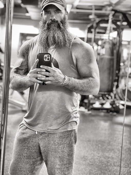 Gym pump ❤️ https://t.co/t5tADBi9EL