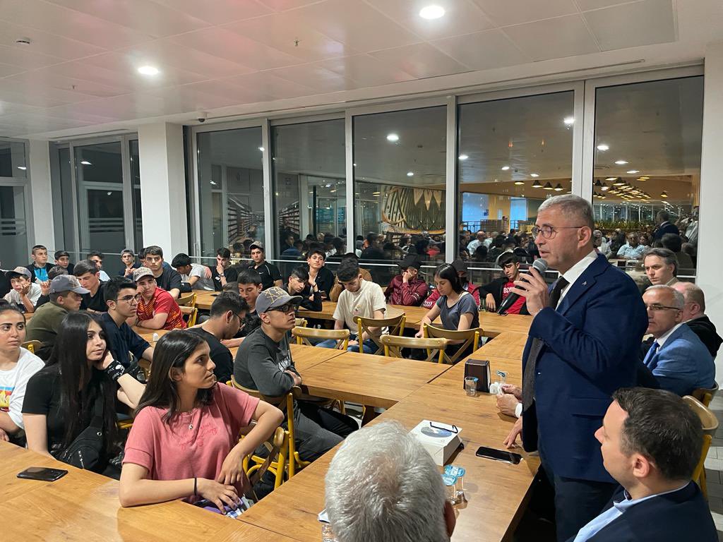 KigiKaymakam's tweet photo. "Kiğı'dan Tarihimize Yolculuk" Projesi kapsamında düzenlenen gezi programımızda gençlerimiz;
📍İstanbul’da 2. Gün
Teşekkürler🙏
@YildizEdu 
@umraniyebeltr 
@uskudarbld 
@Panorama1453_ 
#Kisiad 
#İyikivarsınızbizimçocuklar👩‍🎓👨‍🎓✏️📚 https://t.co/NuWz8Fm5Xt