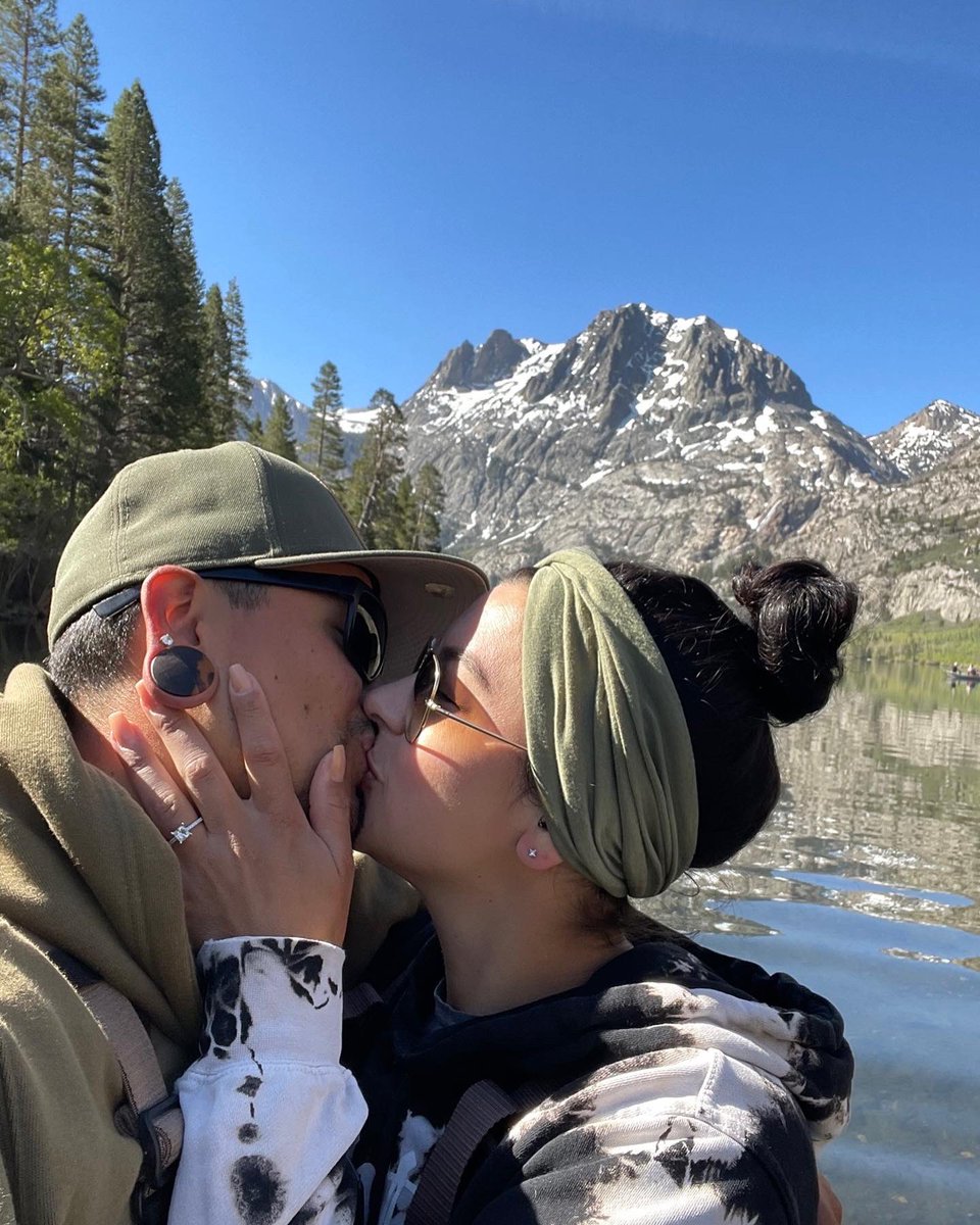 sandramelissaaa's tweet image. My soulmate, my person for life, I said yes to forever 🖤💍🙏 #imengaged #fiance #mrsmoralescomingsoon #unamor #happiestdayofmylife #soblessed