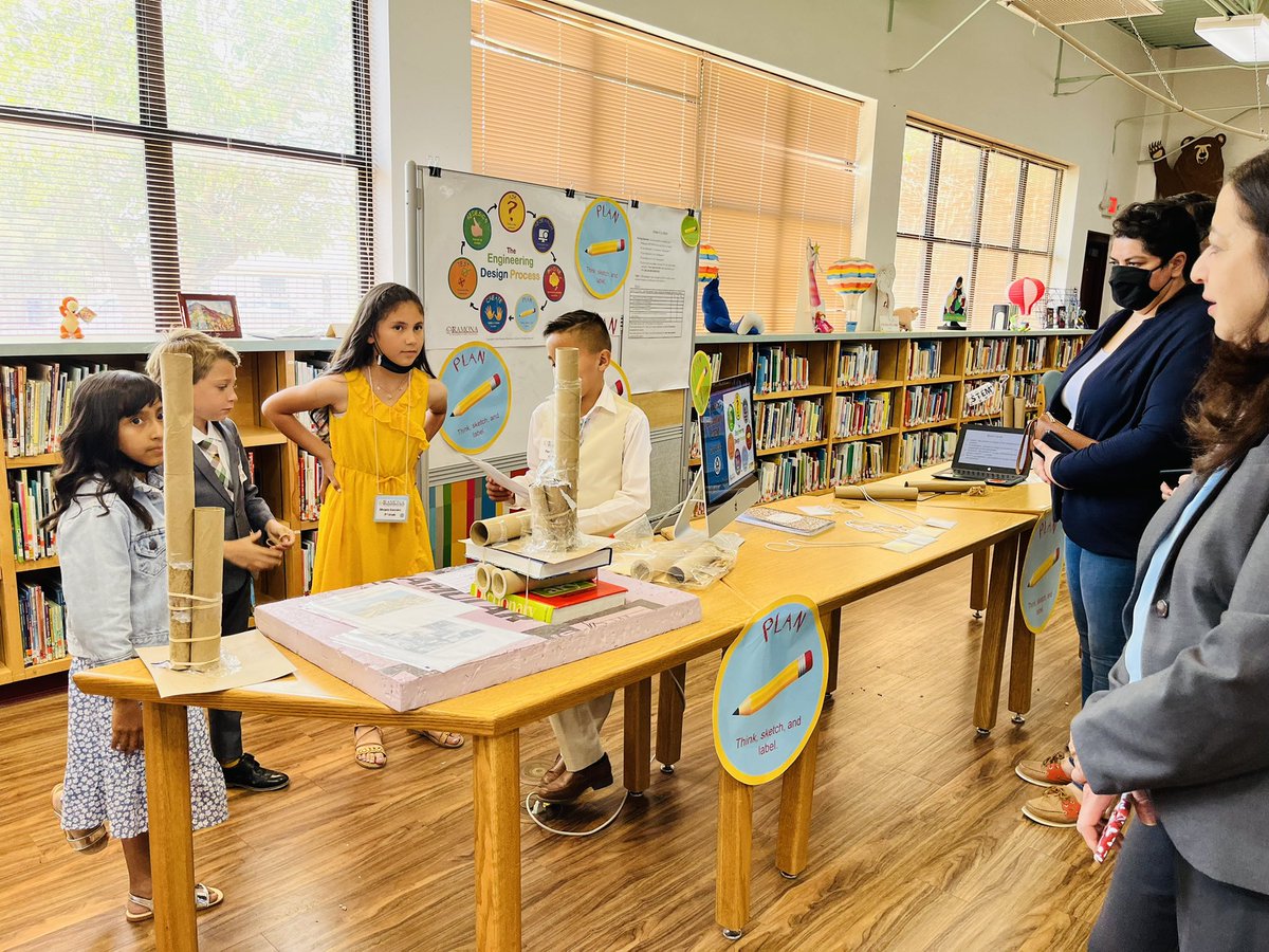 Check out the Ramona Stem Showcase! #THEDISTRICT #STEM @_IreneAhumada @DarleneSolisEP