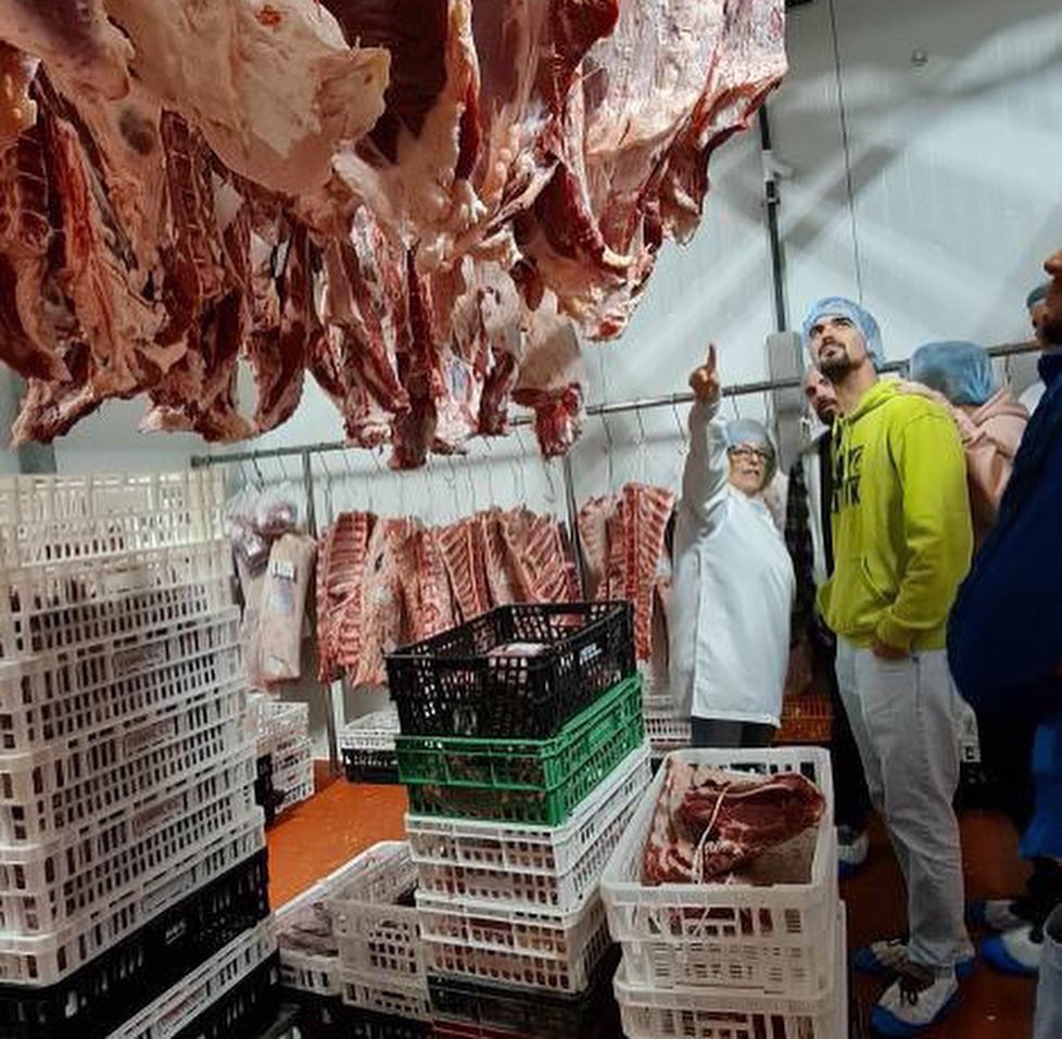 Avui els alumnes de 1r curs del CFGS de Direcció en Cuina han visitat les instal•lacions de @halalemporda i @cusins__ 🤩🙌🏻

#insolivargran #insolivargranfigueres #escolahostaleriafigueres #escolahostaleriafigueresbyolivargran #ciclesformatius #alumnes #cfgm #cfgs #figueres