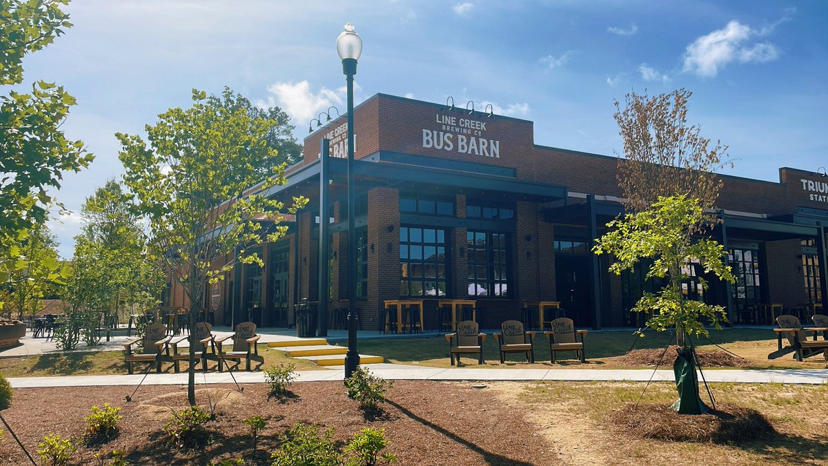 The perfect place to sit back with a cold one (when it’s not raining). 🍺🤪🌧