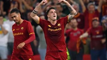 pisto_gol's tweet photo. Zaniolo segna, la Roma rivince un trofeo europeo,🏆 JMourinho si aggiudica anche questa Coppa, la Capitale d’Italia è in festa. Grazie Roma ❤️💛 https://t.co/IHlkYTDwub