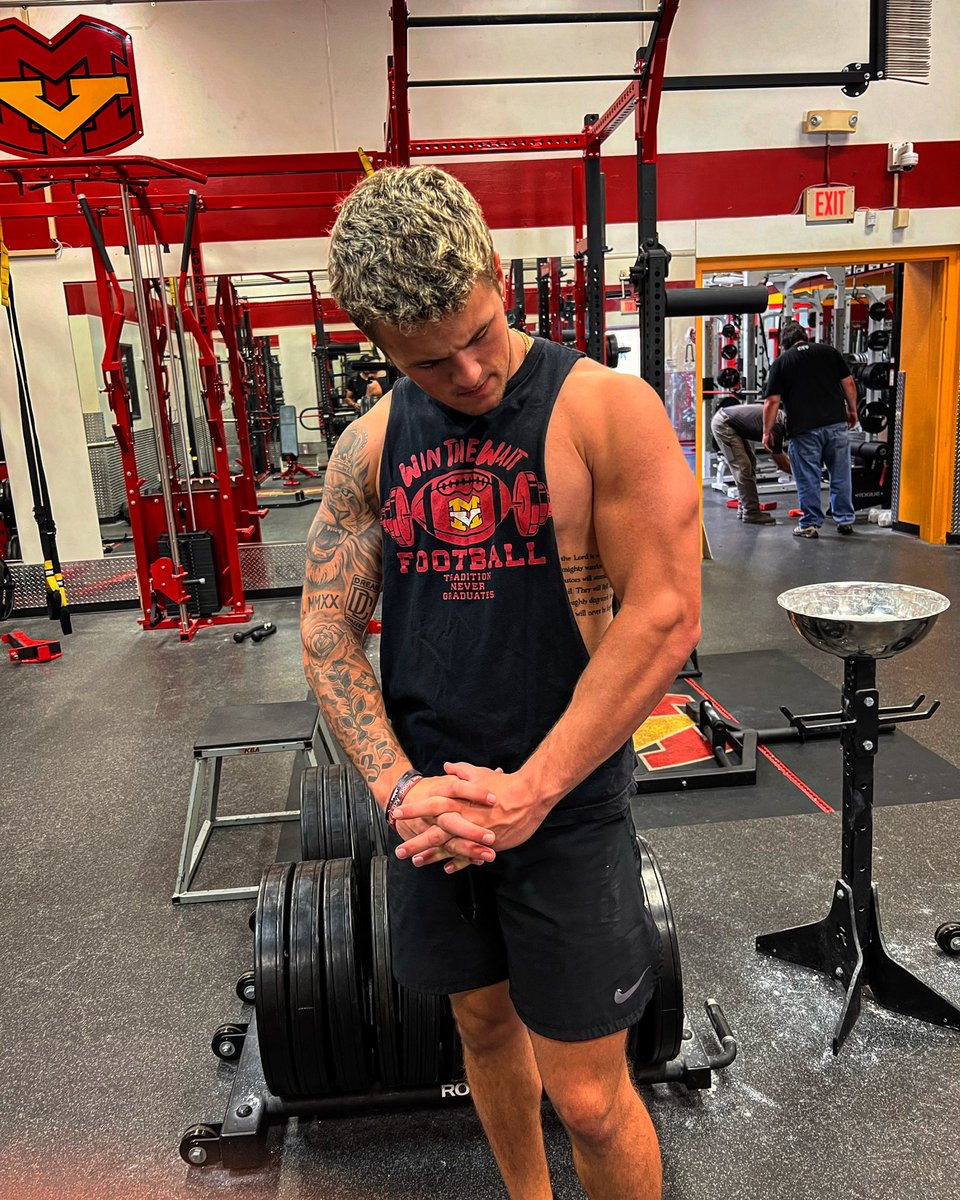 Getting Ready For This Season…. 6ft 193lbs // DB ATH // 5 years eligibility// 3.5 GPA @Saddleback_DC @CoachRDJordan <a href="/coach_crabb/">Coach Kerry Crabb</a>