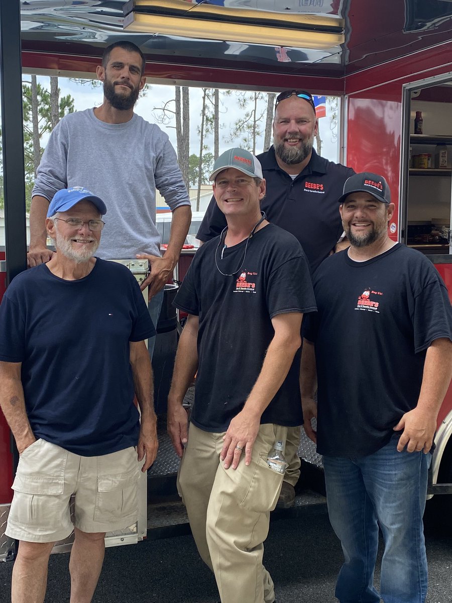 wpouncey's tweet photo. Last day for teachers at OBMHS calls for crawfish and live music! https://t.co/w3o2Ejv1Yg