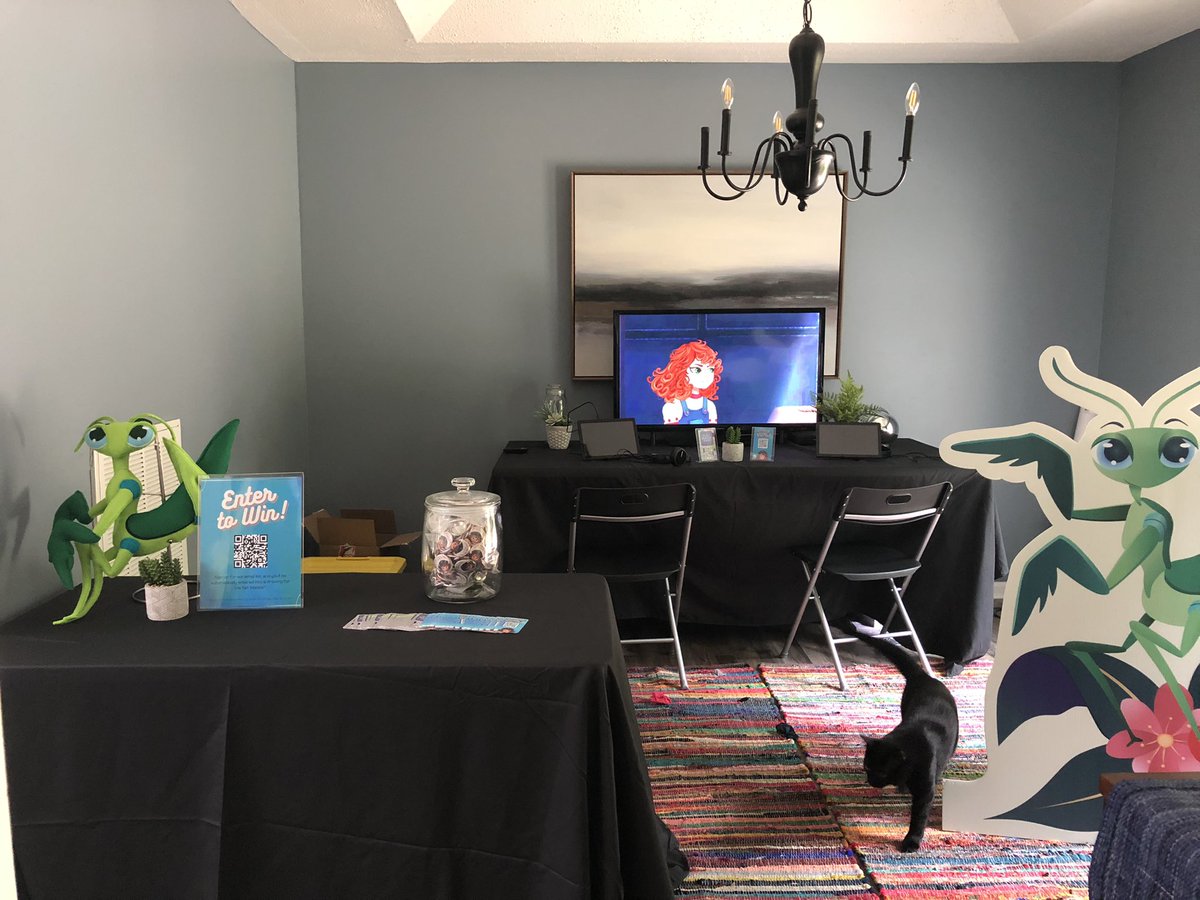 SoPeculiarGames's tweet photo. Dining rooms are for family dinners…and also for staging your indie game booth for MonoCon. 😆 #pizzanight #gamedevmom #catnotincluded #MomoCon2022 https://t.co/LrOlm7DhNI