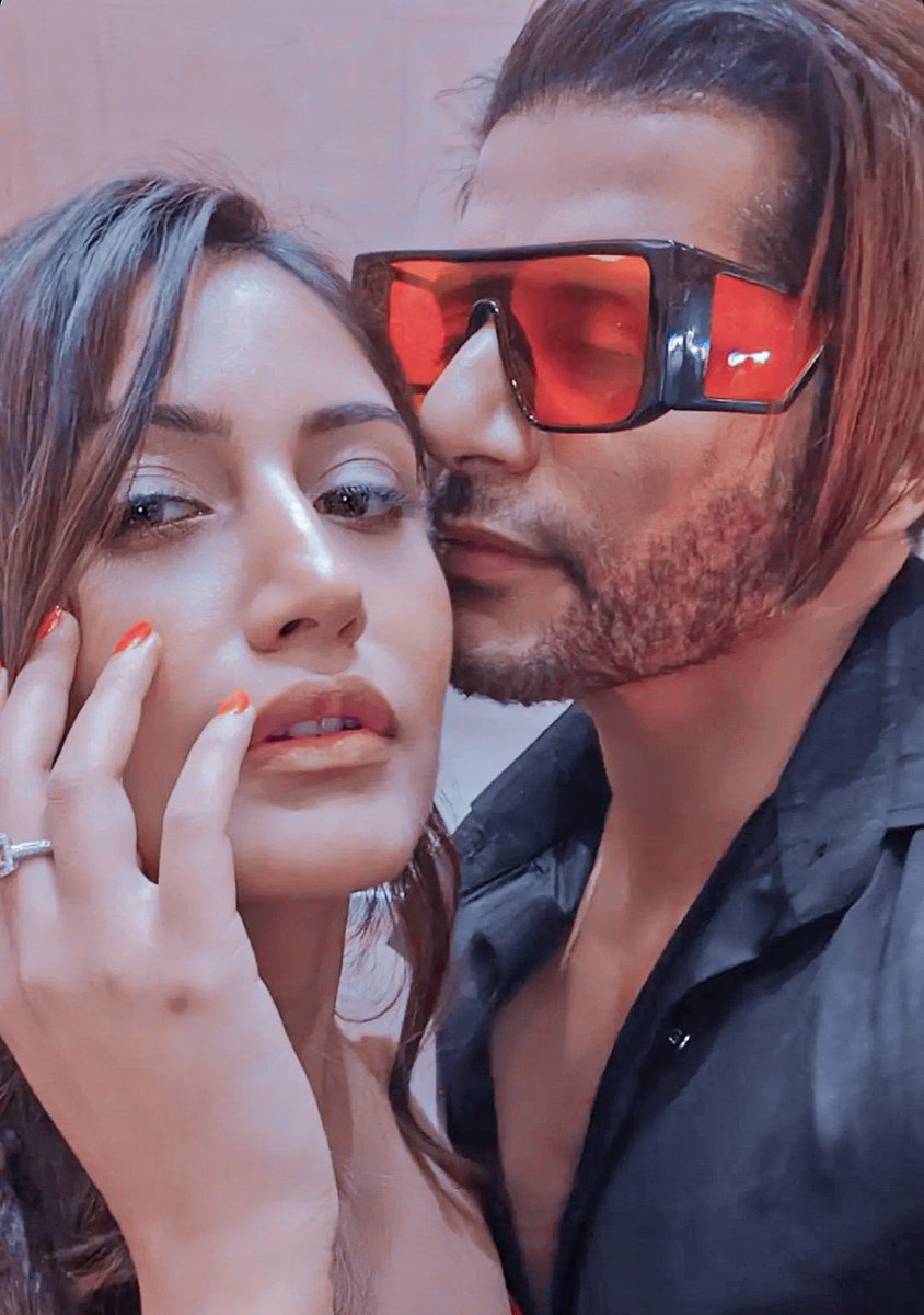 sultan_karanvir's tweet photo. I loved this click🥺🙈❤️ @KVBohra @SurbhiChandna  

#karanvirbohra #kvbohra #teamkvb https://t.co/cNfdEBswuW