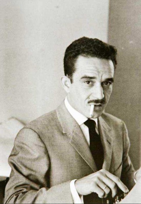 Молодой писатель из Колумбии Габриэль Гарсия Маркес, побывав в 1957 на Московском фестивале молодежи и студентов, сказал: «Счастье советского народа и правительства заключается в том, что народ просто не знает, как он плохо живет». После этого его книги перестали издавать в СССР.