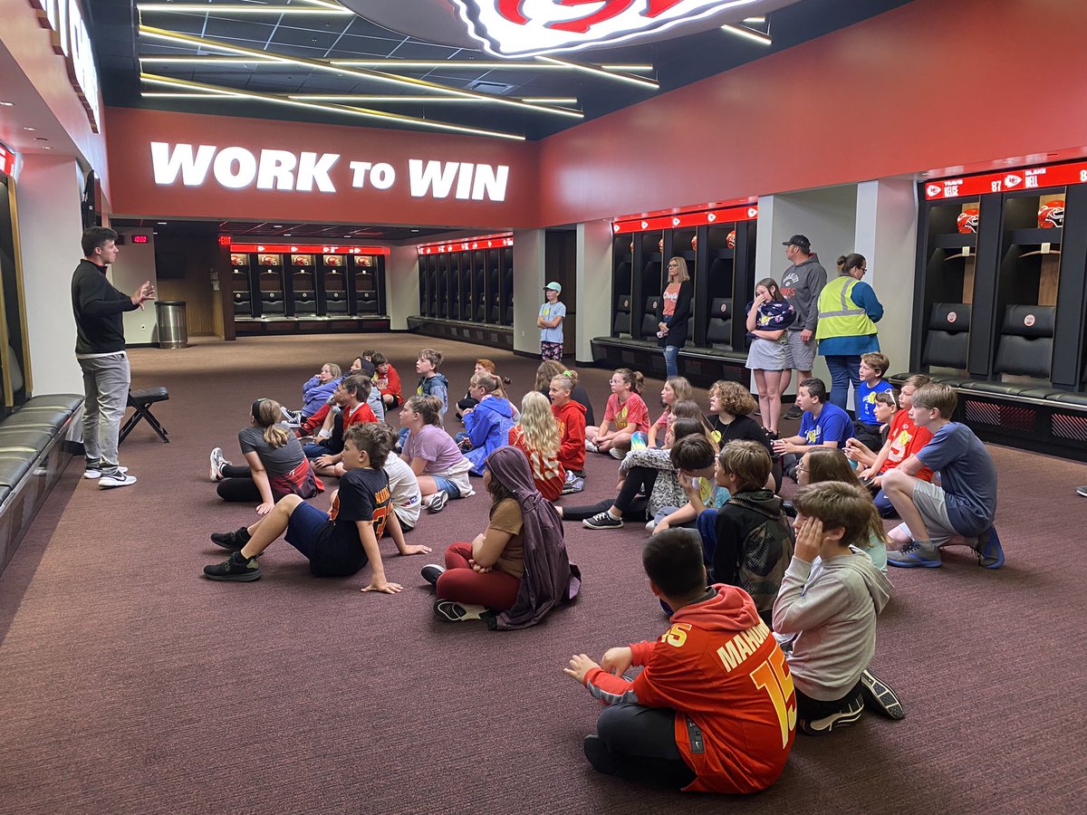 lens_school's tweet photo. A field trip!  My heart was so happy to see the pure joy on their faces. I am confident this crew brought all the good luck to Arrowhead. Bring on a Super Bowl! https://t.co/mftKqFyHku