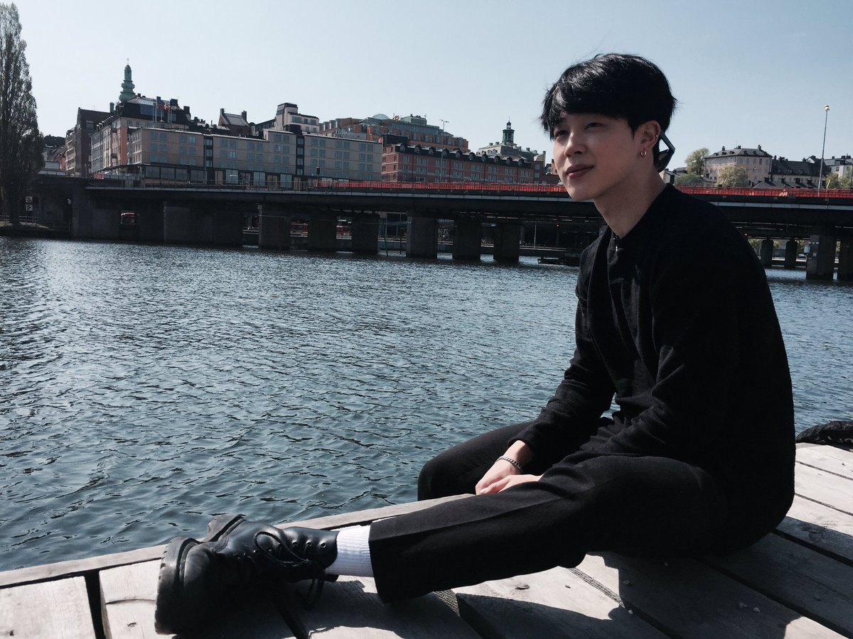 UniversBTS_'s tweet photo. 📸 Há 6 anos atrás, o Jimin compartilhava essas fotos no twitter! 💜

Foi da primeira temporada de Bon Voyage! 🥺

🦩©btsthroughyears https://t.co/E0zodeRdrq