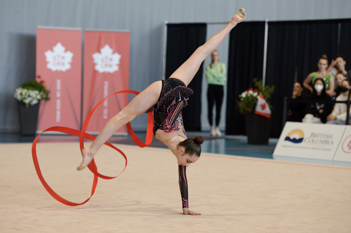 gymcan1's tweet photo. More results from the 2022 RG Canadian Championships! Congratulations to Karina Kamenetsky (Kalev Estienne, ON), our 2022 Junior All-Around Champion! Kamenetsky finished first in the JR hoop, ball, and club apparatus finals! 🥇
📸 : Siu Huen
#RGCDN2022 #GymCan https://t.co/VpNW9c0Vym