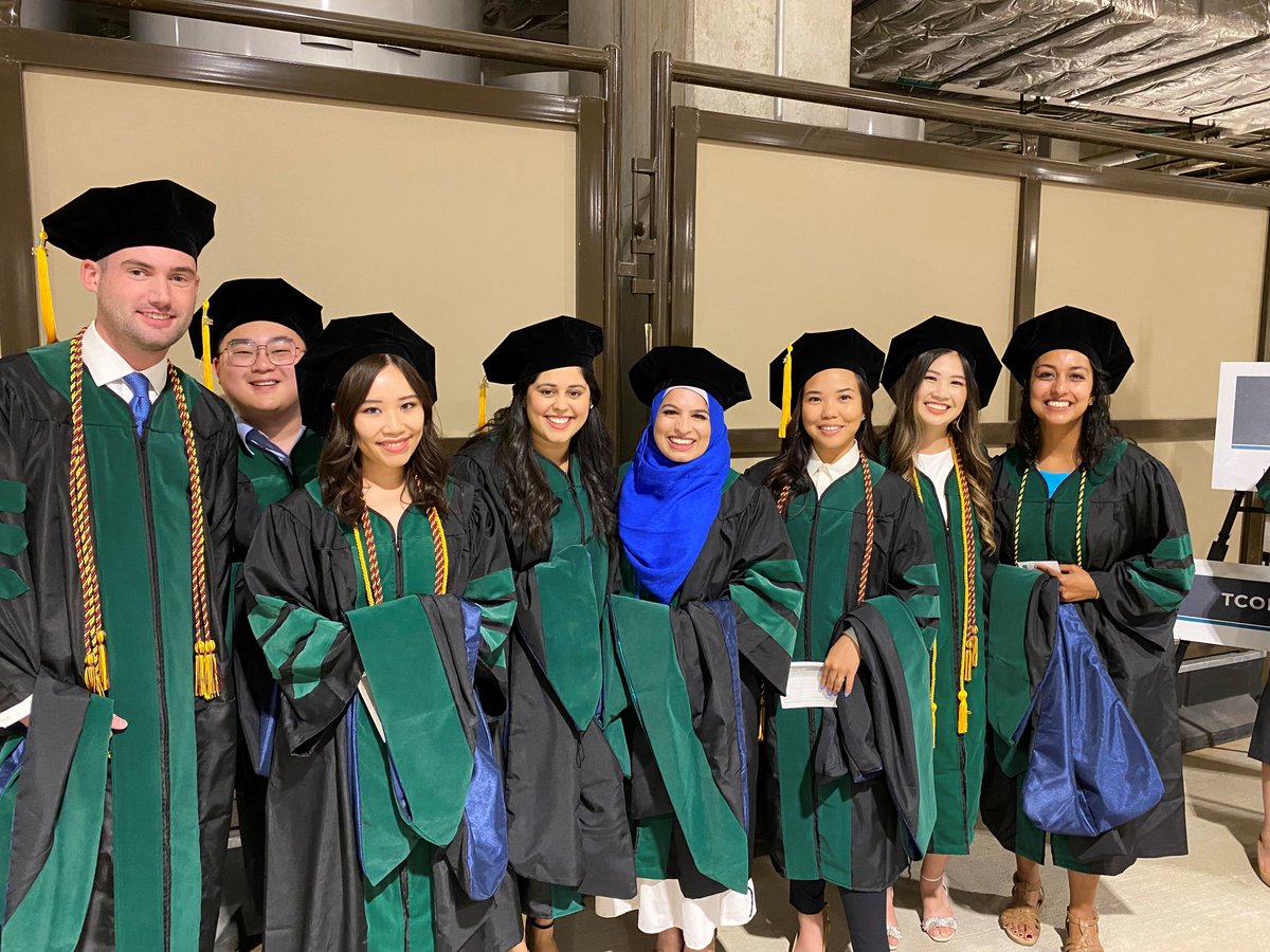 UNTHealth_TCOM's tweet photo. They did it!!! Say hello to our newest alumni. Today, TCOM's Class of 2022 graduated 229 osteopathic physicians who are heading into the profession to change the way health care is delivered. We are so proud and wish them all the very best. Congratulations!! #TCOM https://t.co/Q6uJo1qbph