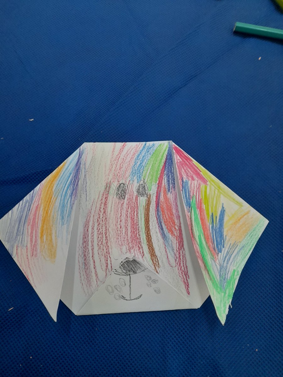 BpmCallosa's tweet photo. Una puça buscava un gos... nosaltres hem tenim uns quants! #animaciólectora #contes #biblioteques inquietes #quefemalabiblio https://t.co/hmaFktsB1B