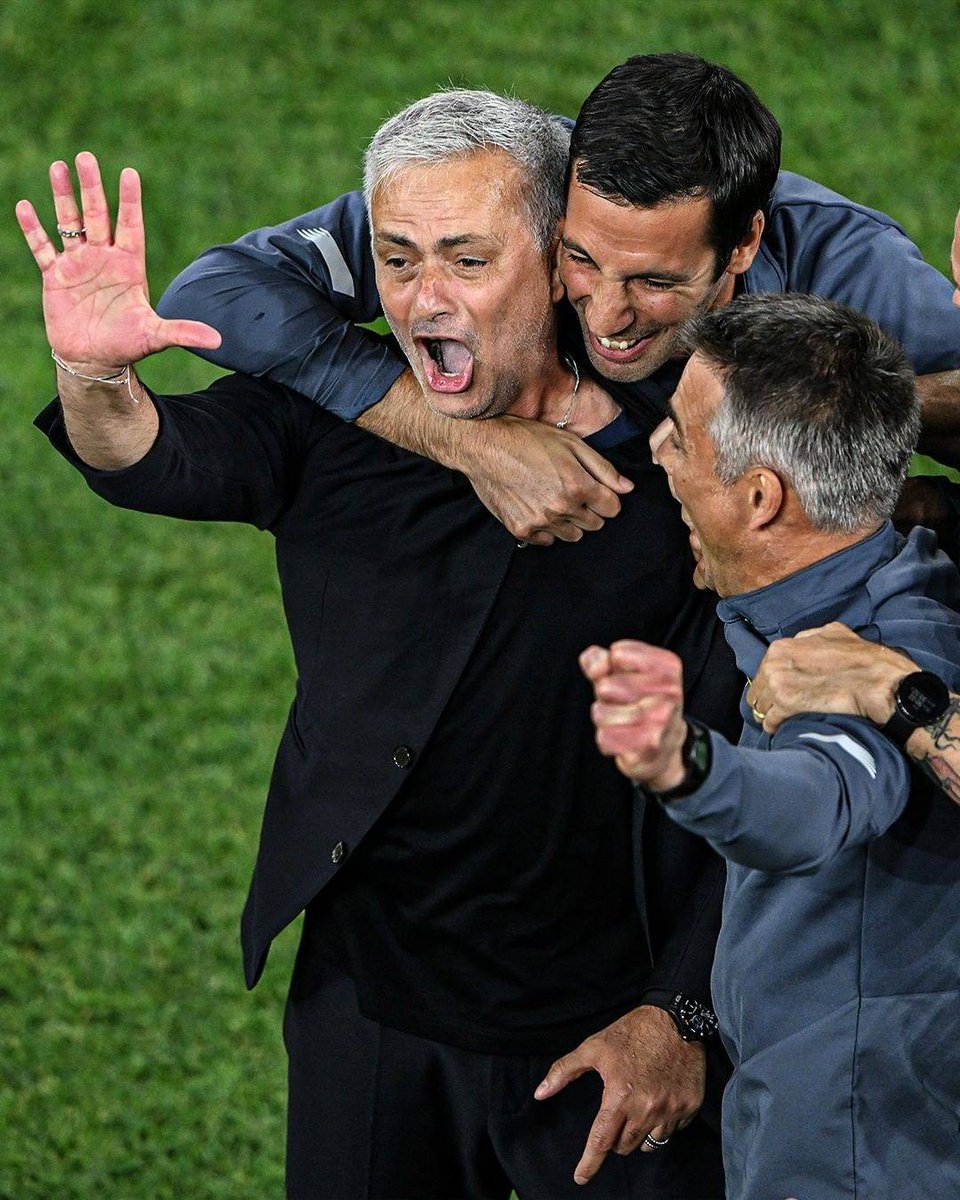 My11ng's tweet photo. Jose Mourinho wknhis 5th European trophy with As Roma.
Congrats Jose https://t.co/HC1TgVtBkj